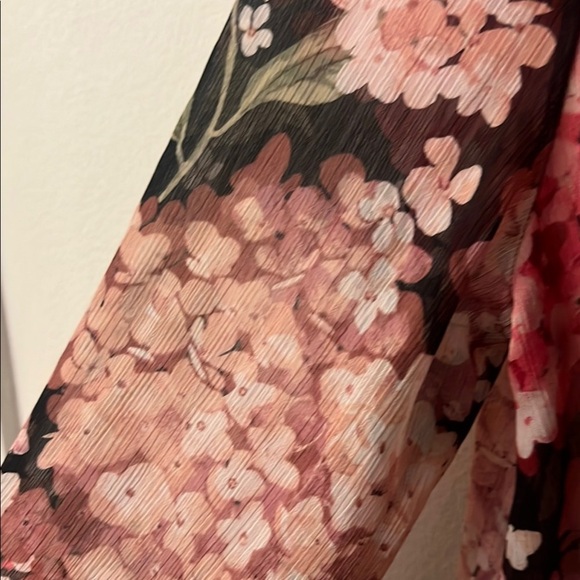 H&M Black and Red Relaxed Tie Front Blouse - Picture 8 of 15